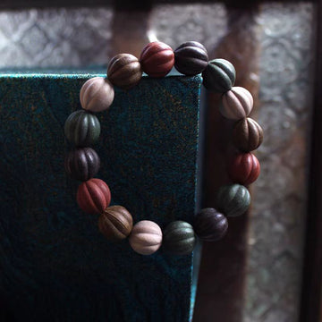 Pure traditional Chinese medicine, ancient methods, hand string fragrance, handmade bead jewelry, men's and women's cultural toys, eighteen health gifts, calming the nerves