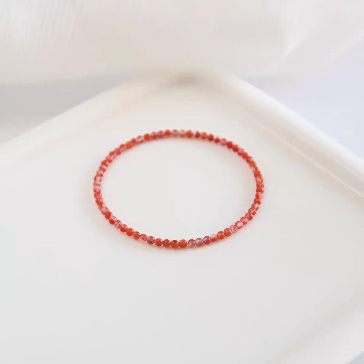Pretending to be a premium natural Southern Red Agate bracelet with red rope for women
