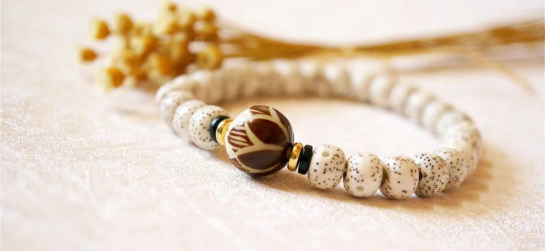 Starry Moon Bodhi Bracelet Holding White Jade Bodhi Root